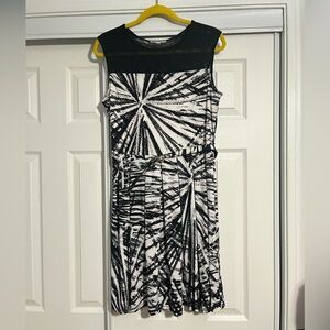 Sandra Darren size 12 black and white belted sleeveless dress. Not warn no tags